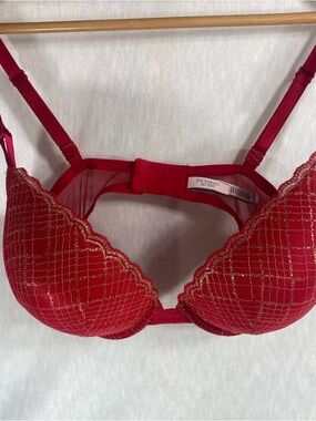 Victoria's Secret Red/Gold Push-Up-Padded Underwire Adjust Size 38DD New